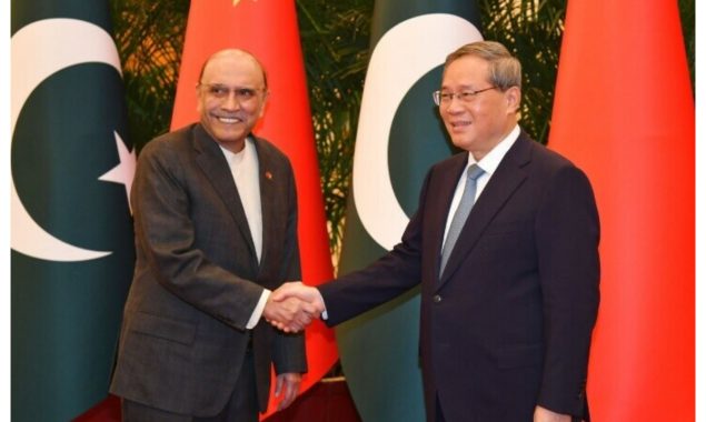 صدر مملکت کی چین کے وزیراعظم سےملاقات، دوطرفہ تعلقات کے فروغ پر تبادلہ خیال