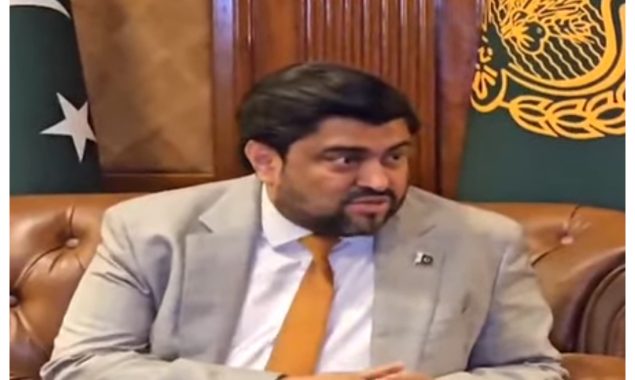 گورنر سندھ کا بھارت کیخلاف کامیابی پرقومی ٹیم کوایک کروڑ روپےدینےکااعلان