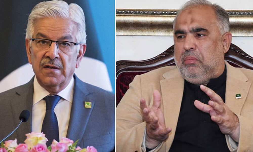 سانحہ جعفر ایکسپریس؛ اسد قیصر کا خواجہ آصف سے استعفیٰ کا مطالبہ