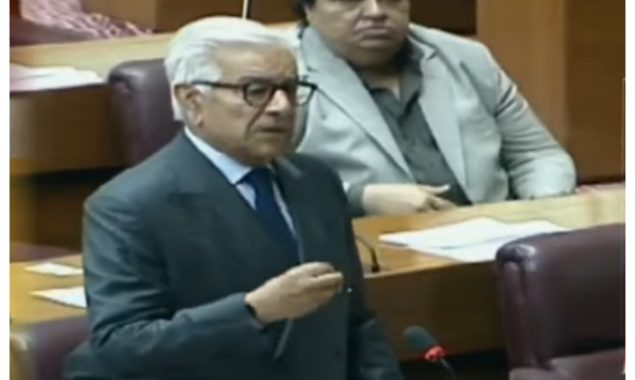 جعفر ایکسپریس پر حملےکے بعد پی ٹی آئی نے منفی کرداراداکیا، خواجہ محمد آصف