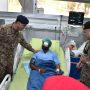 دہشتگرد حملے کے بعد آرمی چیف کا دورہ بنوں؛ زخمی جوانوں کی عیادت