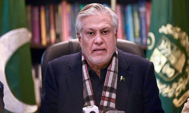 خواتین کی ترقی کے بغیر پاکستان کی ترقی ممکن نہیں؛ اسحاق ڈار