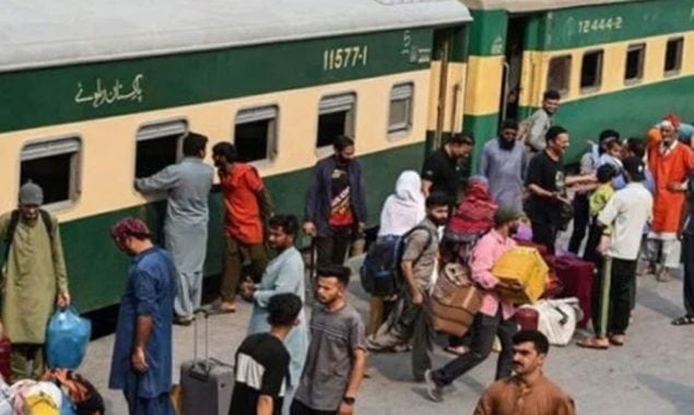 عید کے موقع پر عوام کے لیے خوشخبری؛ پاکستان ریلوے کا کرایوں میں 20 فیصد کمی کا اعلان