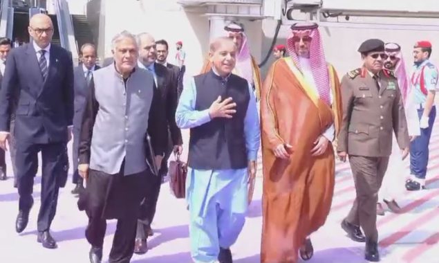 وزیراعظم شہباز شریف کا دورہ سعودی عرب مکمل، جدہ سے اسلام آباد روانہ