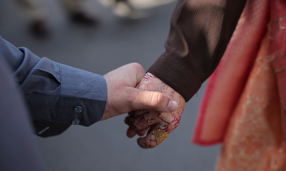 کراچی: نوبیاہتا جوڑا بھی ملبے تلے دب گیا، 3 ماہ کی بچی کے والدین بھی لاپتہ