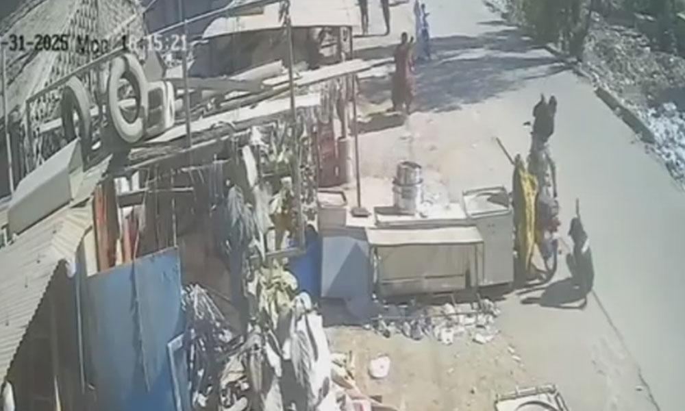کراچی میں محافظ بھی لٹیروں سے ڈر کر بھاگ نکلے