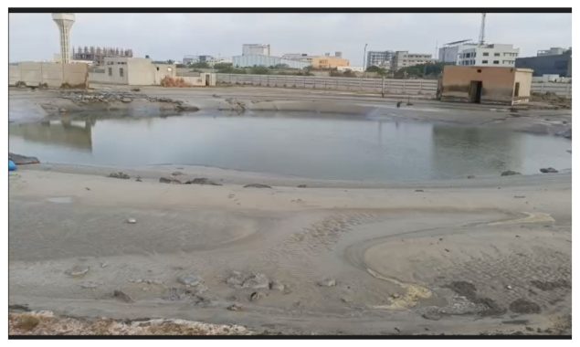کورنگی کریک میں گیس کےاخراج کےباعث لگنےوالی آگ بجھ گئی