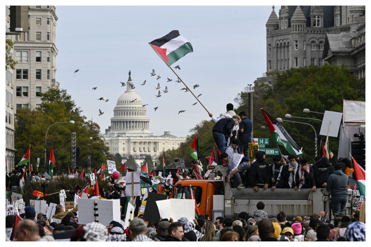 فلسطینیوں سے اظہار یکجہتی پر ٹرمپ انتظامیہ کاکریک ڈاؤن، ہزاروں طلبا کے ویزے منسوخ