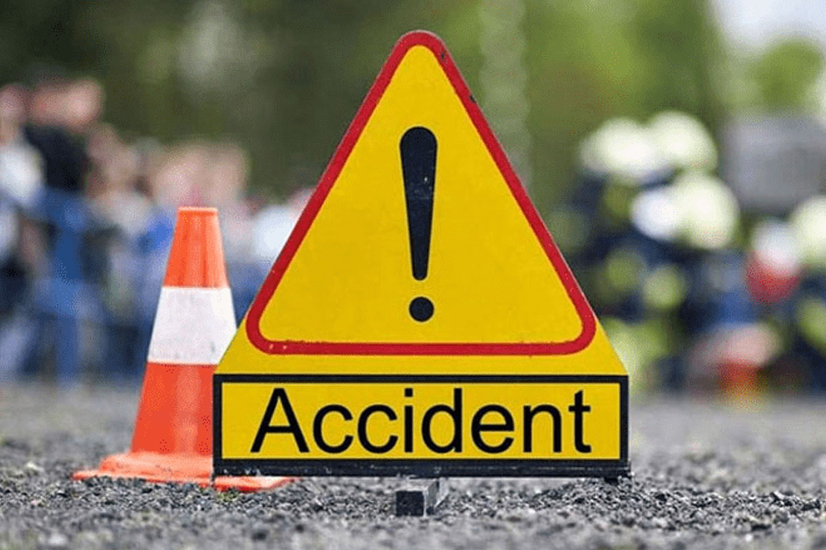 جامشورو میں ٹریفک حادثہ: کوچ اور ٹرک میں تصادم، 2 افراد جاں بحق، 10 زخمی