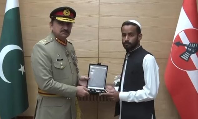 لاہور، پشاور اور کراچی میں عسکری اعزازات سے نوازنے کی پروقار تقاریب کا انعقاد
