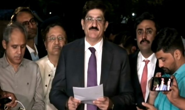 وزیراعلیٰ سندھ نے میڈیا کو سی سی آئی کے دستخط شدہ فیصلے کی کاپی بھی دکھائی