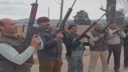 مقبوضہ کشمیر میں خوفناک خونی کھیل کی تیاری، 40 ہزار ہندو انتہا پسندوں کو اسلحہ فراہم