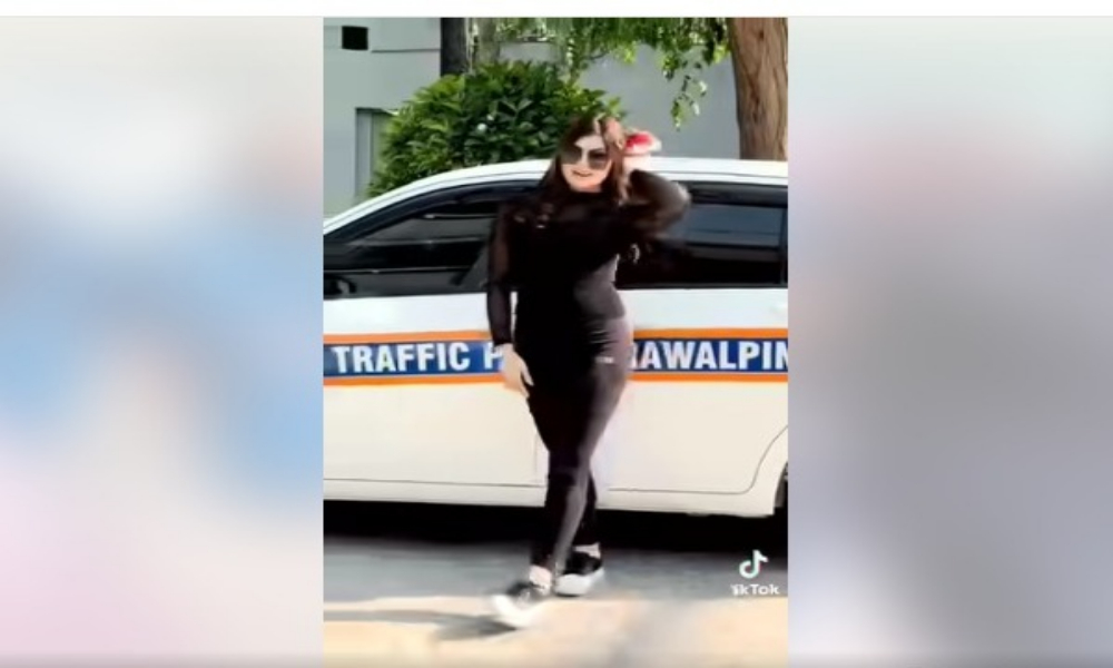 راولپنڈی ٹریفک پولیس کی گاڑیاں ٹک ٹاک  کے لیے استعمال ہونے لگیں
