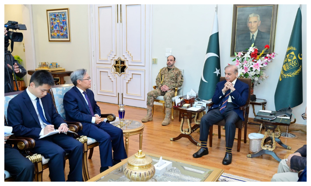 وزیراعظم سے چینی سفیر کی ملاقات، خطے کی مجموعی صورتحال پر تبادلہ خیال