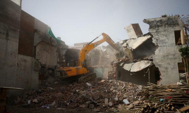 بھارت میں مسلمانوں کے خلاف بلڈوزر آپریشن، ہزاروں افراد بےگھر