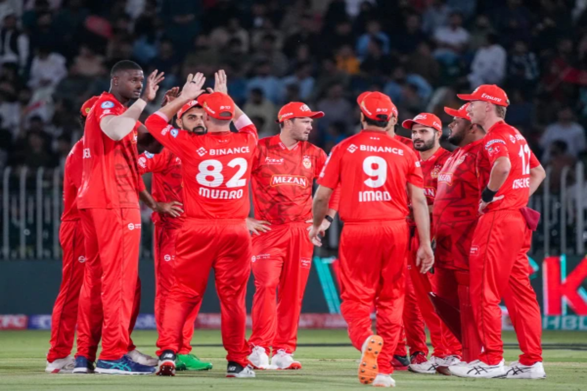 اسلام آباد یونائیٹڈ نے کراچی کنگز کو بھاری مارجن سے ہرانے کے بعد ٹرولنگ شروع کردی، ویڈیو جاری