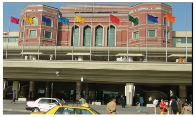 پاک بھارت کشیدگی: ملک کے تین بڑے شہروں میں فلائٹ آپریشن عارضی طور پر معطل