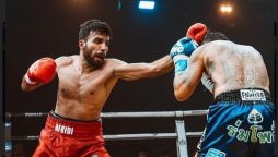 پاکستانی باکسر نے باکسنگ مقابلے میں بھارتی حریف کو پچھاڑ دیا