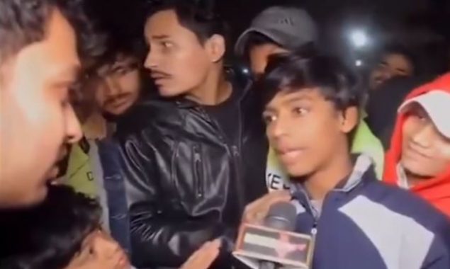 نو عمر لڑکے نے پاکستان کی مخالفت کرنے پر بھارتی صحافی کو آڑے ہاتھوں لے لیا
