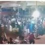 کراچی، دلہا اور دلہن کے رشتے دار آپس میں لڑ پڑے، پولیس کی بھی درگت بنا ڈالی