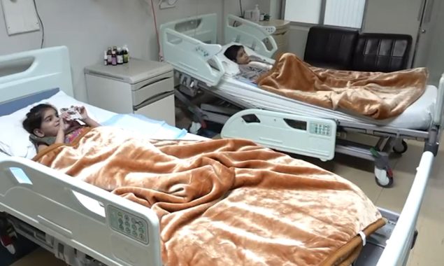 شاہد احمد کا کہنا تھا کہ وہ خود بھی ایک مریض ہیں اور یہ صدمہ برداشت نہ کر سکتے