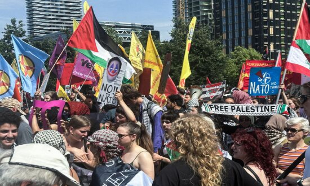 نیٹو اجلاس کے موقع پر اسرائیلی مظالم کے خلاف اور فلسطینیوں کے حق میں احتجاج