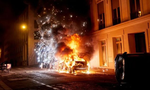 جو مداح جشن منانا چاہتے ہیں، وہ اسے محفوظ طریقے سے منا سکیں گے