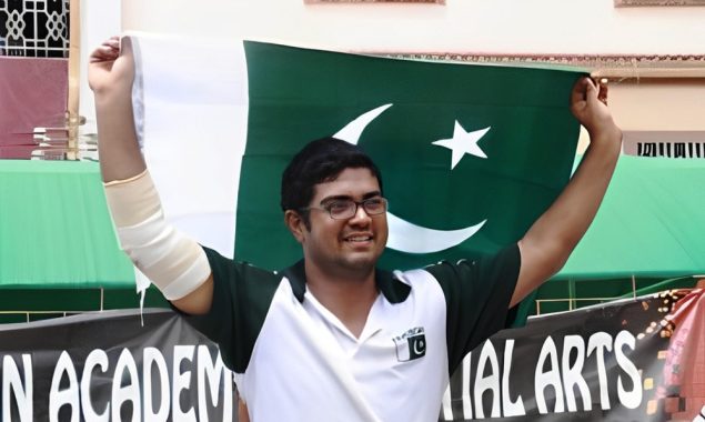 مارشل آرٹسٹ راشد نسیم نے 150واں عالمی ریکارڈ پاک فوج کے نام کردیا