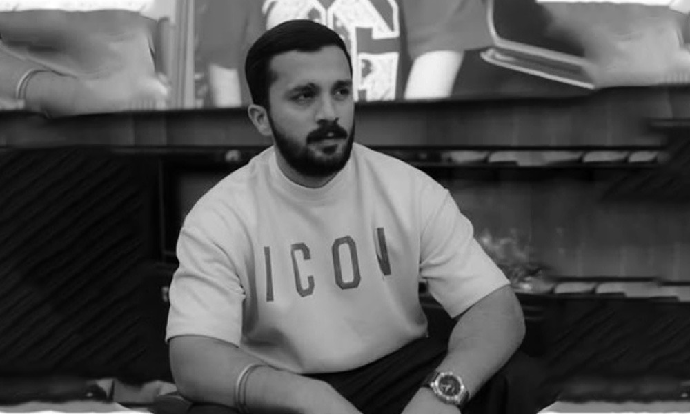 زیادتی و بلیک میلنگ کے الزامات پر رجب بٹ کا طنزیہ ردعمل سامنے آگیا