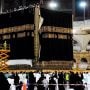 غلافِ کعبہ کی تبدیلی کا روحانی لمحہ آج، امتِ مسلمہ کی نظریں بیت اللہ پر