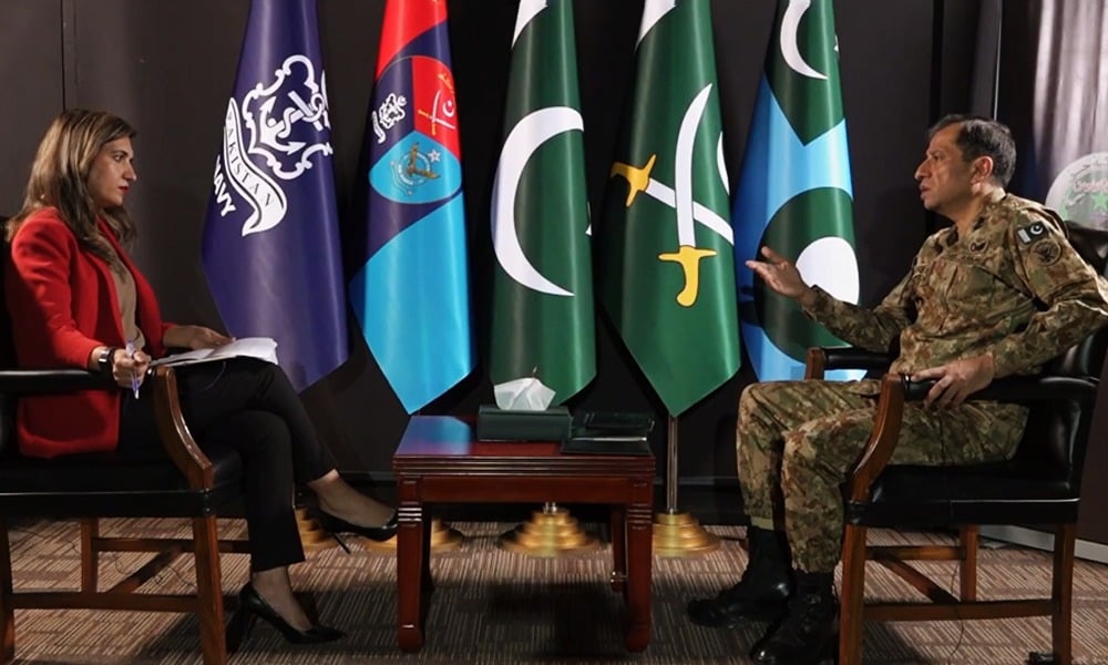 فوج کو سیاست میں ملوث نہ کیا جائے، ڈی جی آئی ایس پی آر کی پس پردہ رابطوں کی تردید