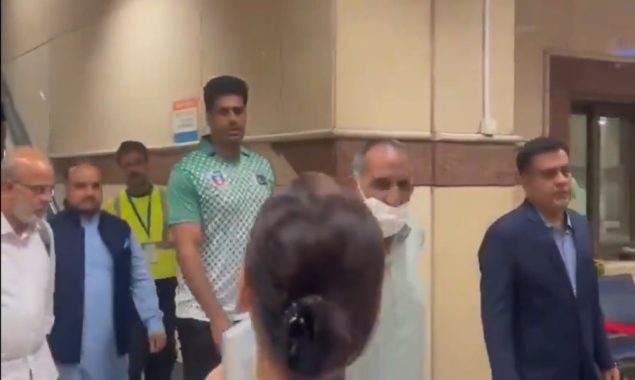 قومی ہیرو ارشد ندیم کی خدمات فراموش، کوئی وزیر استقبال کے لیے نہ پہنچا  