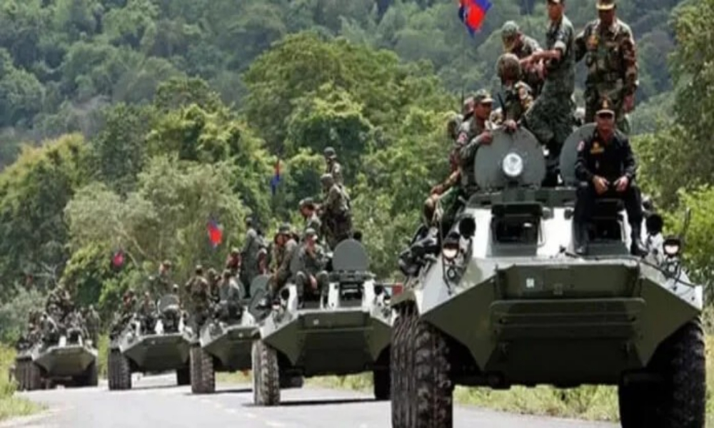 ٹرمپ کی ثالثی پیشکش کے بعد تھائی لینڈ اور کمبوڈیا جنگ بندی مذاکرات پر آمادہ، جھڑپیں جاری