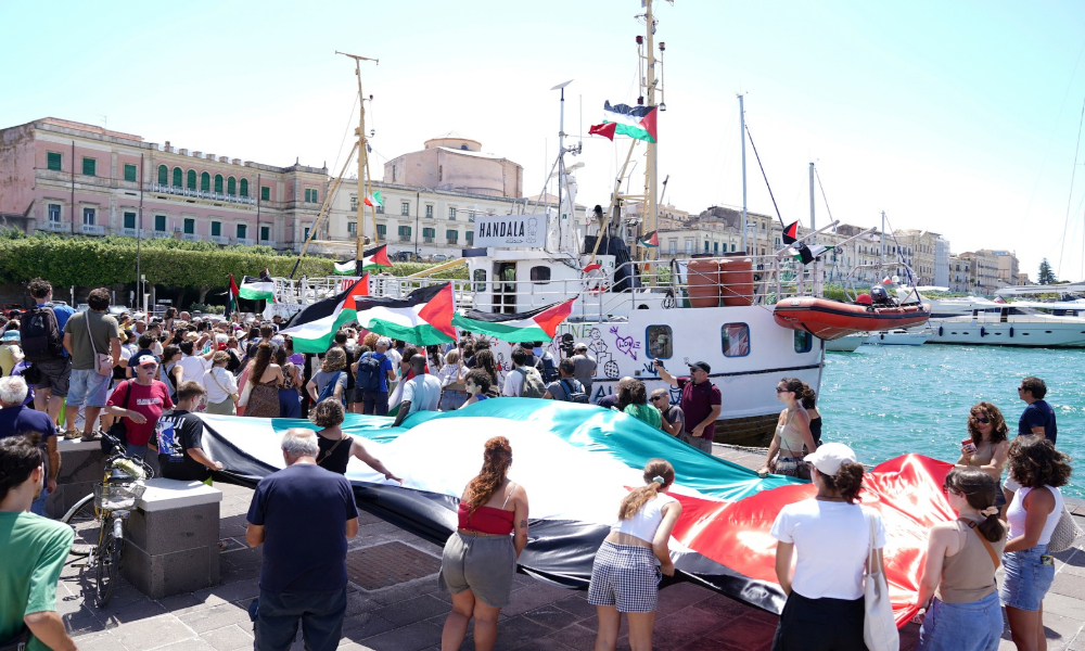 اسرائیل کا فریڈم فلوٹیلا پر حملہ، عملے کے 21 افراد گرفتار، مزید 71 فلسطینی شہید