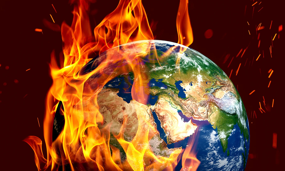 کہ فضا کے بلند ترین طبقات نے سب سے پہلے چیخ کر خبردار کیا تھا اور ہم نے سنا ہی نہیں