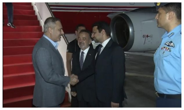 ترکیہ کے وزیر خارجہ سرکاری دورے پر اسلام آباد پہنچ گئے