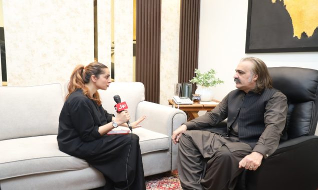 وزیراعلیٰ خیبر پختونخوا بول نیوز کو خصوصی انٹرویو دے رہے ہیں