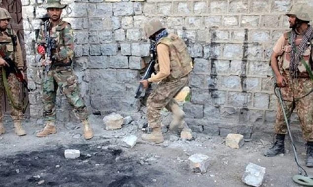 مستونگ میں فتنۃ الہندوستان کے 3 دہشتگردہلاک، پاک فوج کامیچراورسپاہی شہید