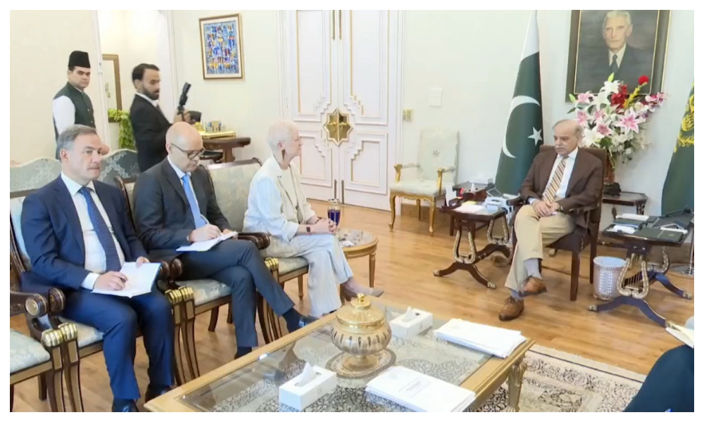 وزیراعظم سے سفیر یورپی یونین کی الوداعی ملاقات، ملکی سیاسی پیشرفت سمیت اہم امور پر گفتگو