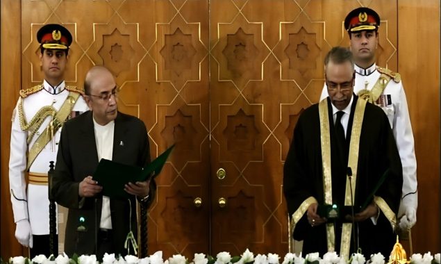 جسٹس سرفراز ڈوگر نے بطور چیف جسٹس اسلام آباد ہائیکورٹ حلف اٹھا لیا