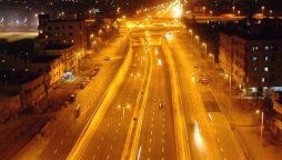 کراچی کب بدلے گا! نئی سڑک چند ماہ میں برباد، ذمہ دار کون؟