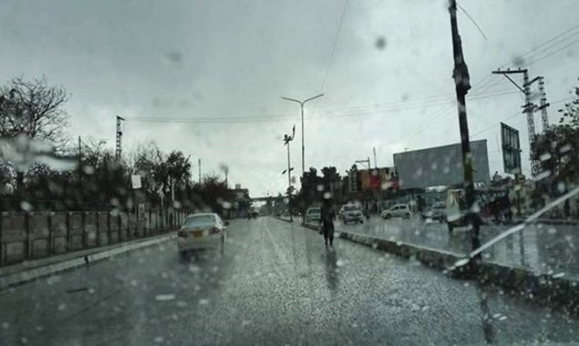 مون سون کی موسلادھار بارشیں، لاہور سمیت پنجاب کے مختلف علاقوں میں موسم خوشگوار