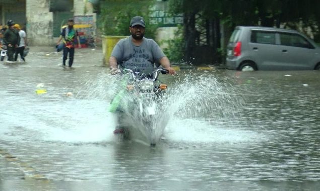 ضروری انتباہ! شدید بارشوں کے پیش نظر عوام غیر ضروری سفر سے گریز کریں