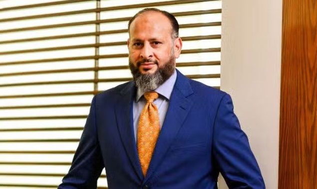 مونس علوی پر ہراسانی کا الزام ثابت؛ متاثرہ خاتون کے ترجمان کا بیان سامنے آگیا