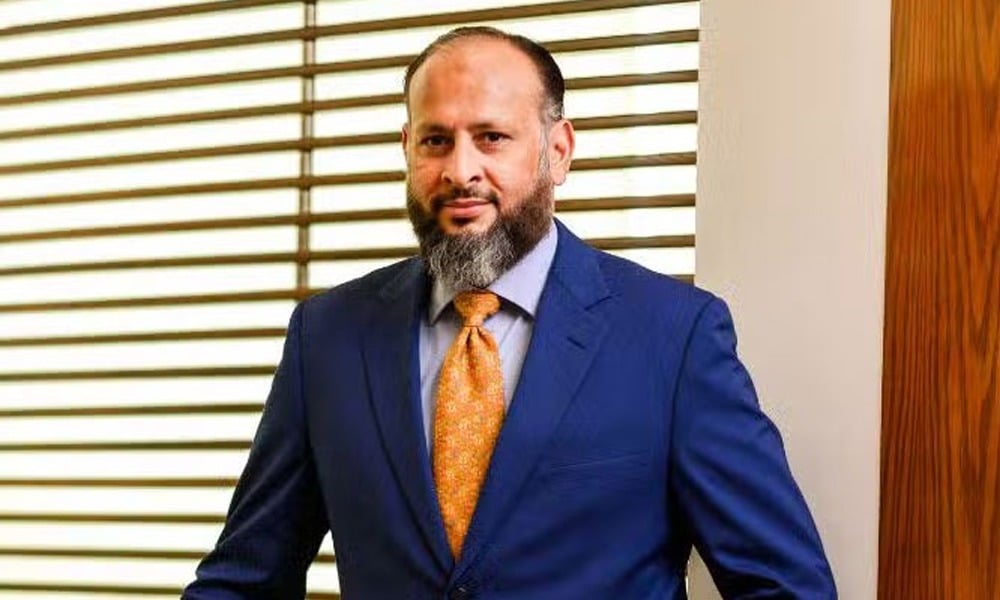 مونس علوی پر ہراسانی کا الزام ثابت؛ متاثرہ خاتون کے ترجمان کا بیان سامنے آگیا