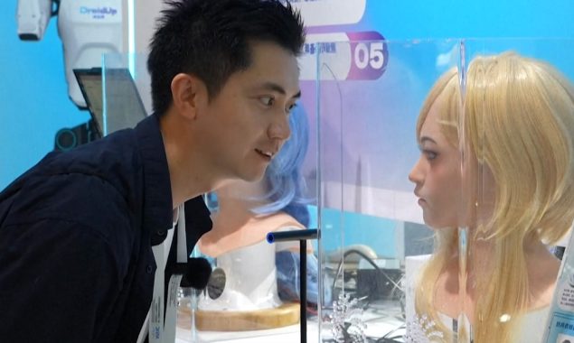 شنگھائی میں ورلڈ اے آئی کانفرنس کا آغاز؛ انسان نما روبوٹس کی حیران کن نمائش