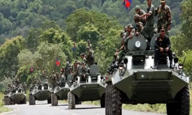 ٹرمپ کی ثالثی پیشکش کے بعد تھائی لینڈ اور کمبوڈیا جنگ بندی مذاکرات پر آمادہ، جھڑپیں جاری