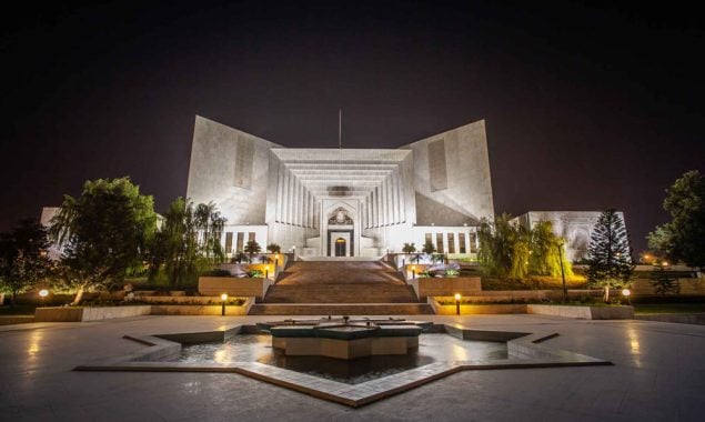 بینک گوشوارہ آمدن ثابت کرنے کیلئے کافی نہیں، قرار دیا کہ مالی لین دین کا ریکارڈ خود بخود آمدن نہیں کہلاتا۔سپریم کورٹ نے بڑا فیصلہ سنا دیا۔