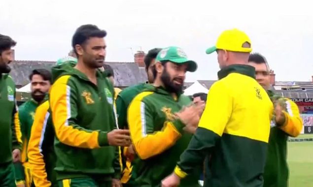 لیسٹر میں چیمپئنز کا راج؛ پاکستان نے آسٹریلیا کو 10 وکٹوں سے روند ڈالا
