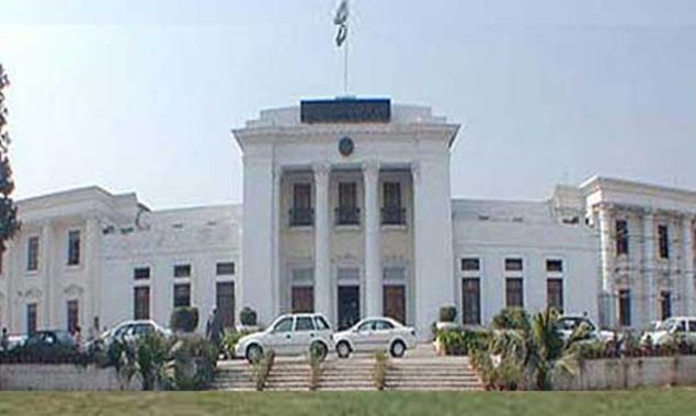 سینیٹ ٹکٹوں پر خیبرپختونخوا میں ہنگامہ؛ وزیراعلیٰ ہاؤس میدان جنگ بن گیا